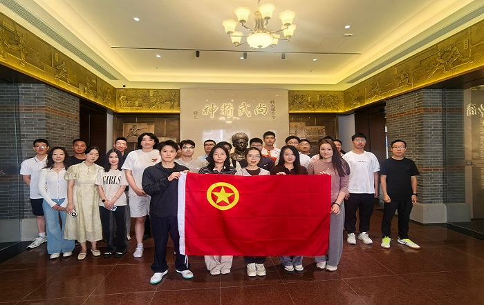 虹口区税务局开展“传承体育精神 凝聚青年力量”青年理论学习小组联学活动